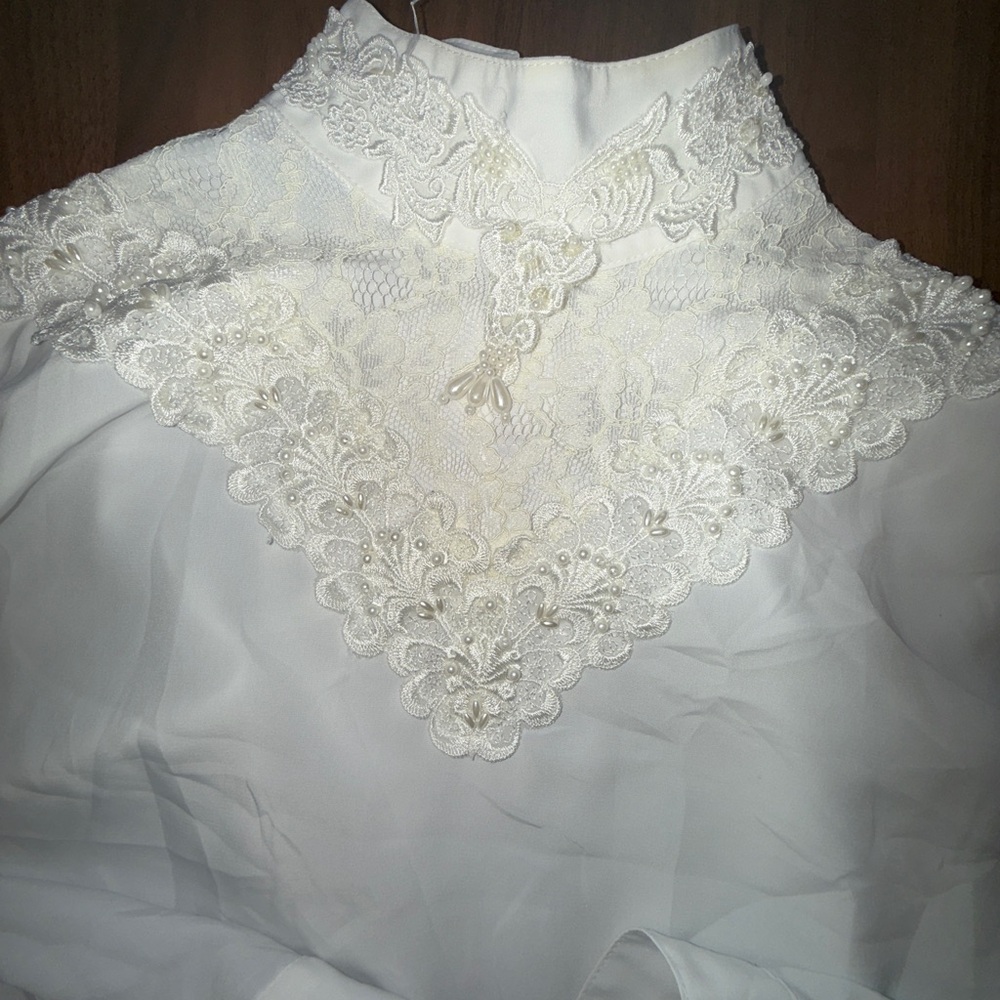 Elegant vintage White Lace Blouse
